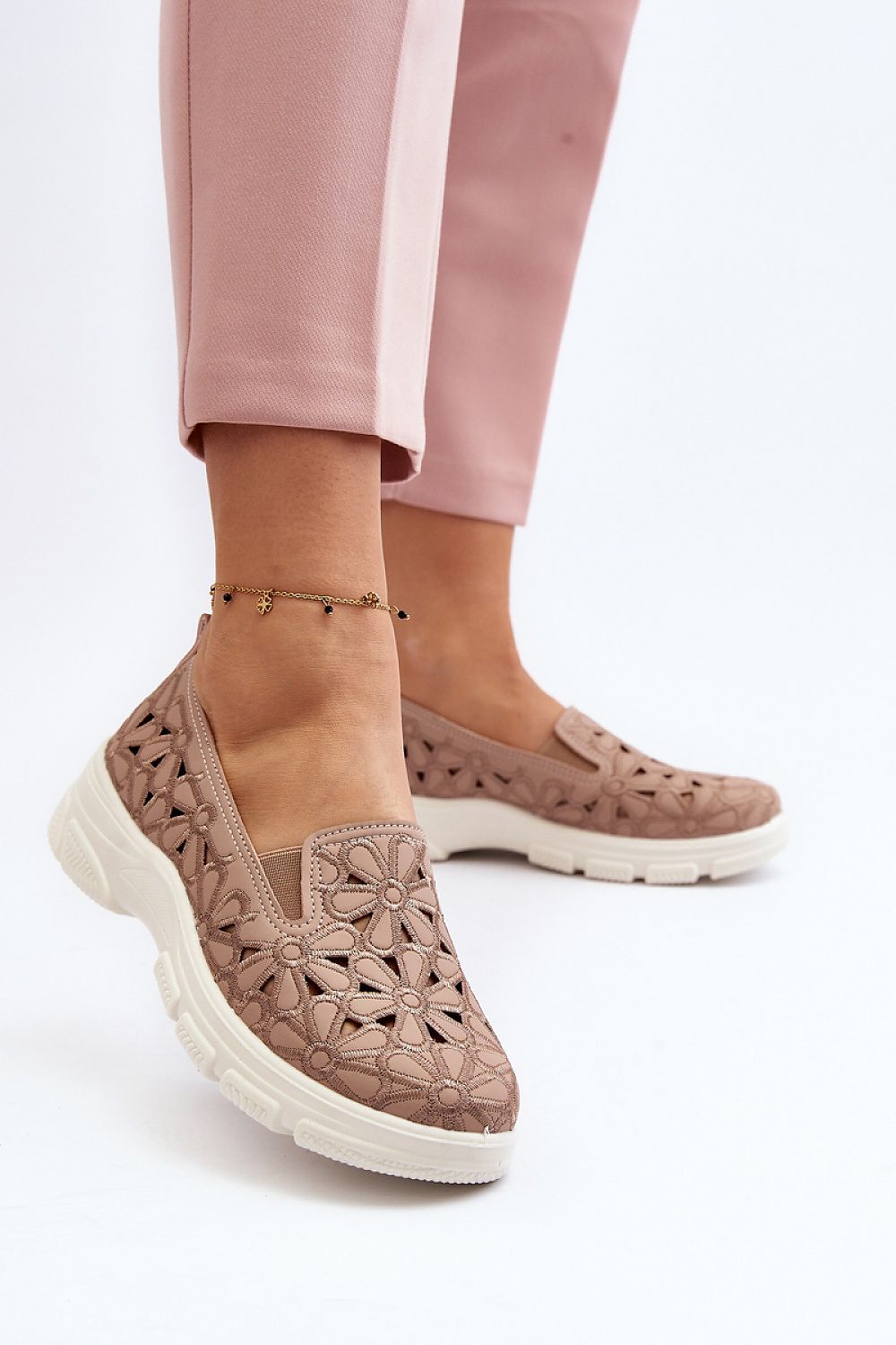  Low Shoes model 193134 Step in style 
