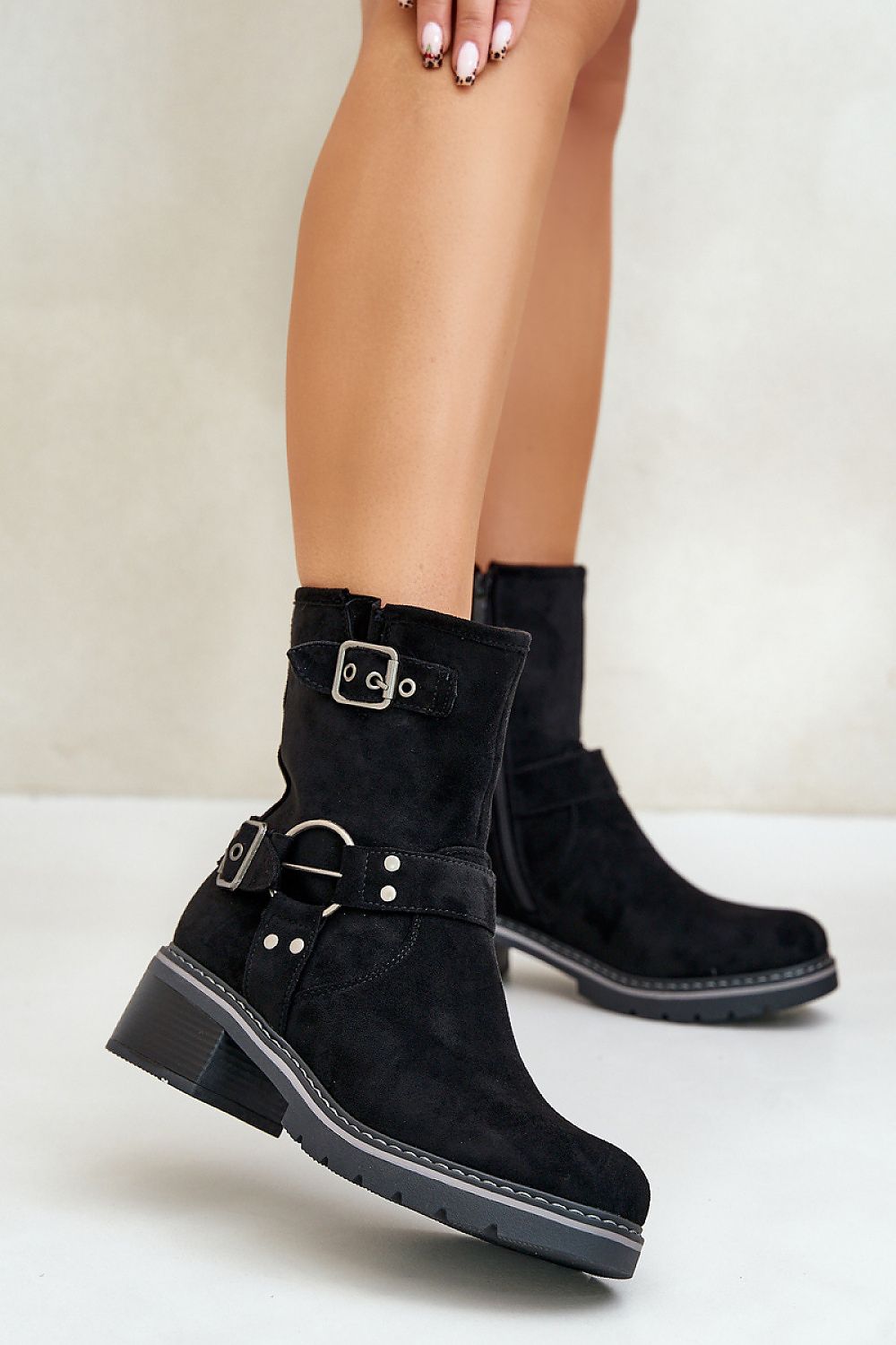 Heel boots Step in style