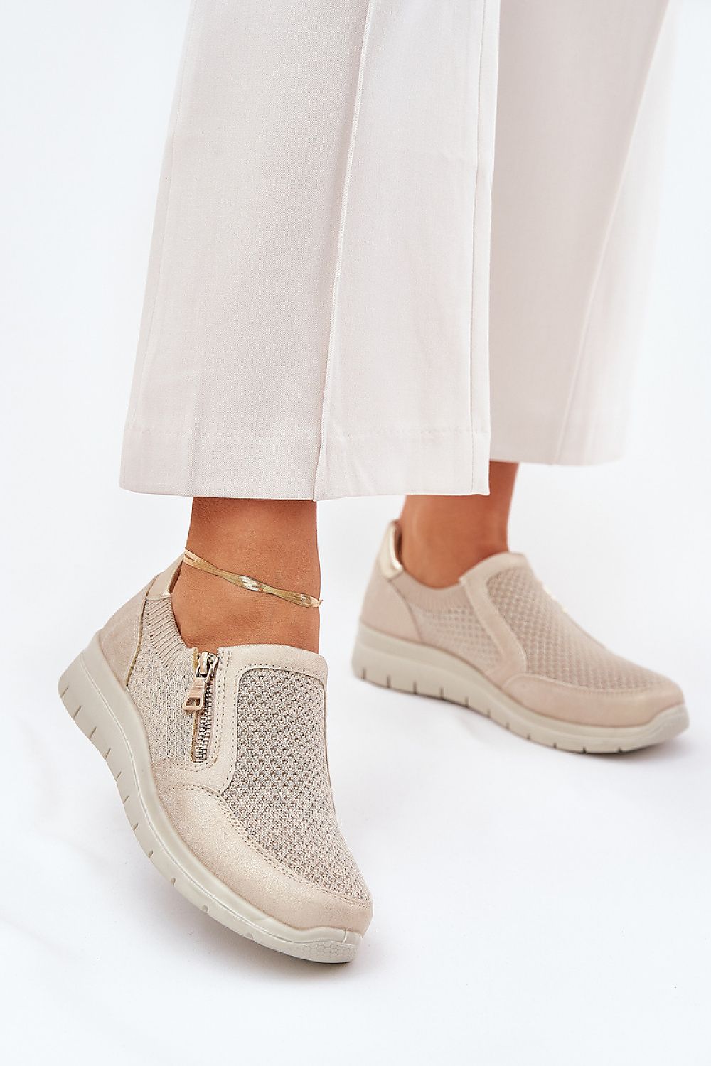  Low Shoes model 209819 Step in style 